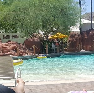 Meet your Posher, Monica